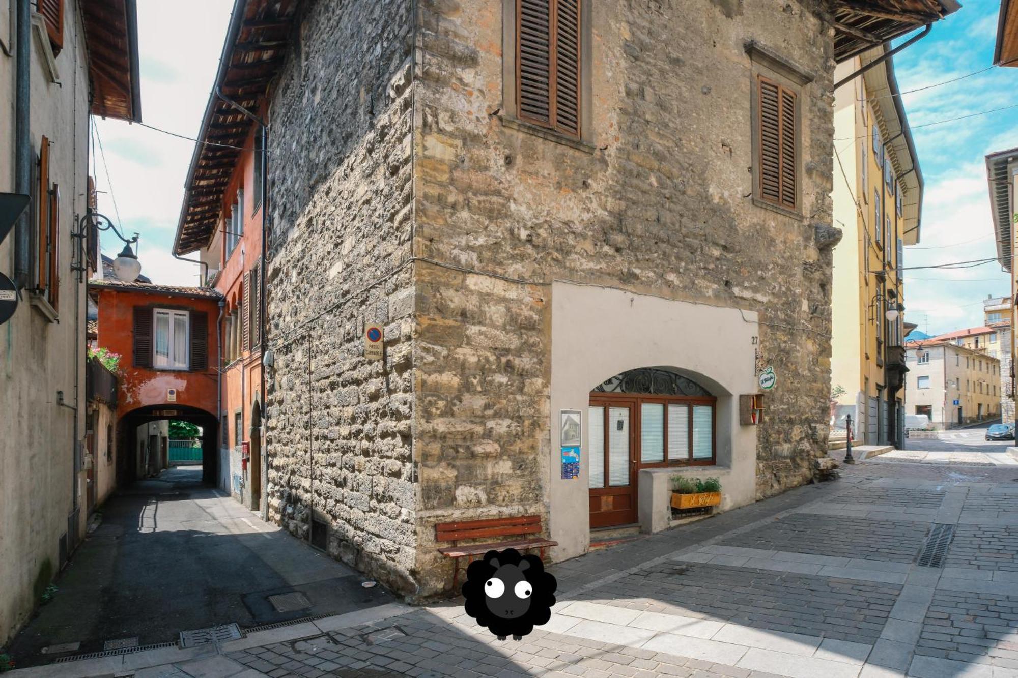 Ferienwohnung Flat Il Torrazzo XIII Secolo Alzano Lombardo Exterior foto